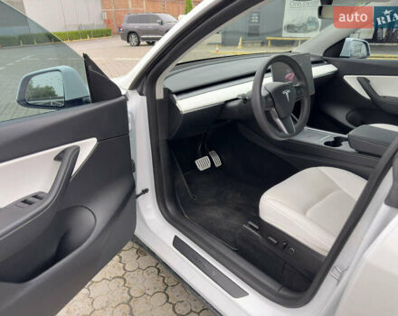 Білий Тесла Model Y, об'ємом двигуна 0 л та пробігом 49 тис. км за 32500 $, фото 19 на Automoto.ua