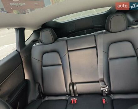 Белый Тесла Model Y, объемом двигателя 0 л и пробегом 38 тыс. км за 28000 $, фото 41 на Automoto.ua