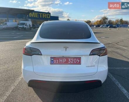 Белый Тесла Model Y, объемом двигателя 0 л и пробегом 39 тыс. км за 32500 $, фото 9 на Automoto.ua