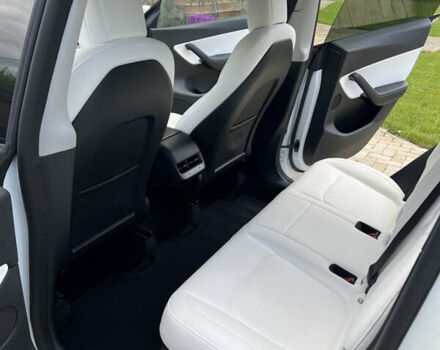 Тесла Model Y 2022 у Вінниці на Automoto.ua Білий Тесла Model Y, об'ємом двигуна 0 л та пробігом 43 тис. км за 28500 $, фото 15 на Automoto.ua