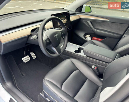 Белый Тесла Model Y, объемом двигателя 0 л и пробегом 68 тыс. км за 35000 $, фото 13 на Automoto.ua