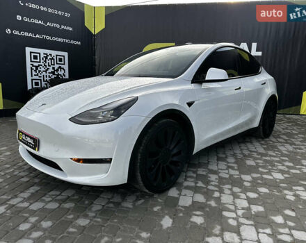 Белый Тесла Model Y, объемом двигателя 0 л и пробегом 61 тыс. км за 24700 $, фото 2 на Automoto.ua