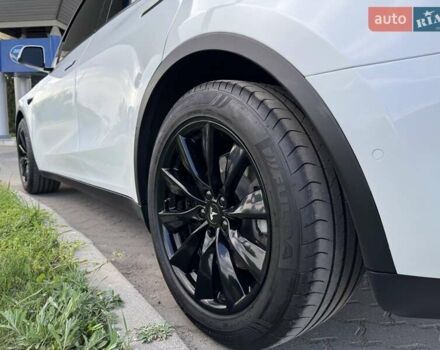 Белый Тесла Model Y, объемом двигателя 0 л и пробегом 59 тыс. км за 28800 $, фото 55 на Automoto.ua