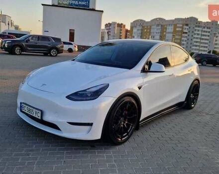 Белый Тесла Model Y, объемом двигателя 0 л и пробегом 87 тыс. км за 33000 $, фото 1 на Automoto.ua