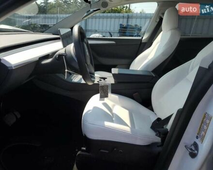 Белый Тесла Model Y, объемом двигателя 0 л и пробегом 37 тыс. км за 11000 $, фото 6 на Automoto.ua