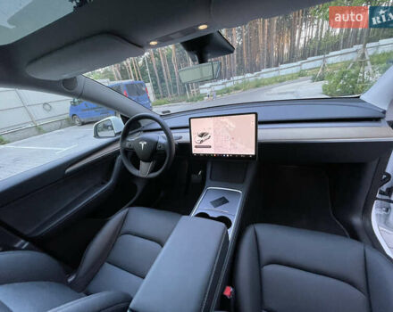 Белый Тесла Model Y, объемом двигателя 0 л и пробегом 1 тыс. км за 39000 $, фото 10 на Automoto.ua