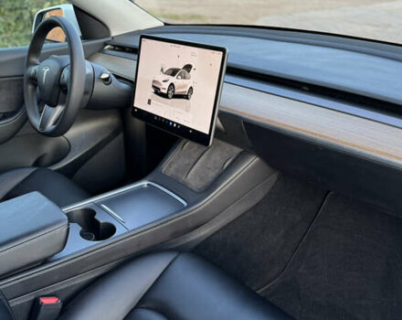 Белый Тесла Model Y, объемом двигателя 0 л и пробегом 94 тыс. км за 24500 $, фото 23 на Automoto.ua