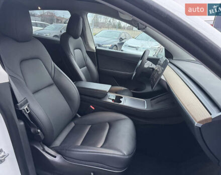 Белый Тесла Model Y, объемом двигателя 0 л и пробегом 29 тыс. км за 21700 $, фото 25 на Automoto.ua