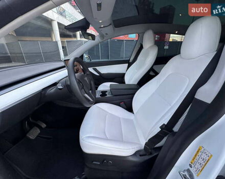 Белый Тесла Model Y, объемом двигателя 0 л и пробегом 47 тыс. км за 24900 $, фото 11 на Automoto.ua