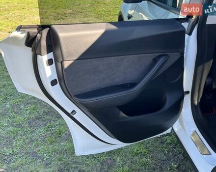 Білий Тесла Model Y, об'ємом двигуна 0 л та пробігом 23 тис. км за 39800 $, фото 29 на Automoto.ua
