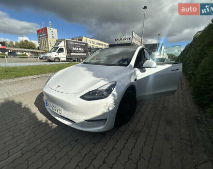 Белый Тесла Model Y, объемом двигателя 0 л и пробегом 5 тыс. км за 25333 $, фото 4 на Automoto.ua