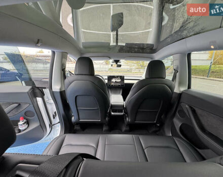 Белый Тесла Model Y, объемом двигателя 0 л и пробегом 68 тыс. км за 35000 $, фото 18 на Automoto.ua