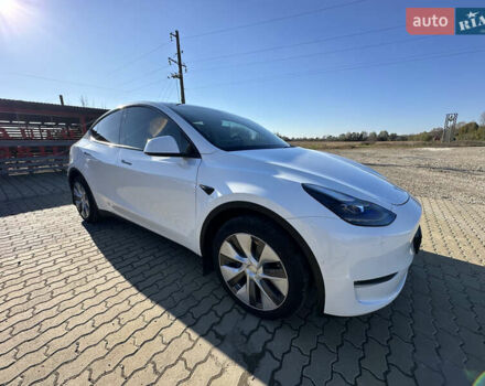 Белый Тесла Model Y, объемом двигателя 0 л и пробегом 55 тыс. км за 36800 $, фото 3 на Automoto.ua