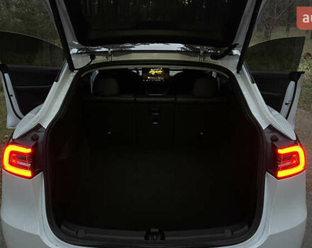 Белый Тесла Model Y, объемом двигателя 0 л и пробегом 119 тыс. км за 29000 $, фото 12 на Automoto.ua