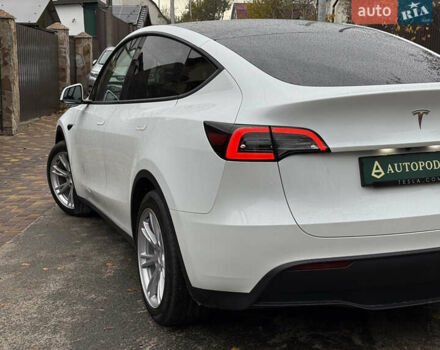 Белый Тесла Model Y, объемом двигателя 0 л и пробегом 53 тыс. км за 36700 $, фото 6 на Automoto.ua