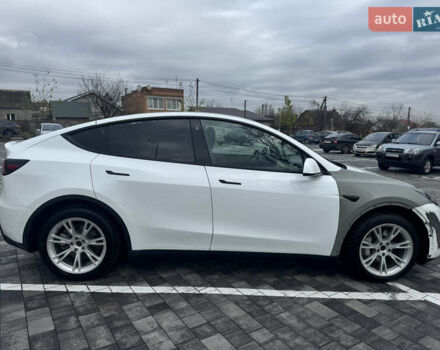 Білий Тесла Model Y, об'ємом двигуна 0 л та пробігом 100 тис. км за 23999 $, фото 10 на Automoto.ua
