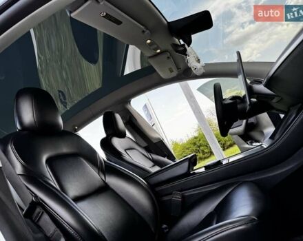 Белый Тесла Model Y, объемом двигателя 0 л и пробегом 59 тыс. км за 28800 $, фото 32 на Automoto.ua