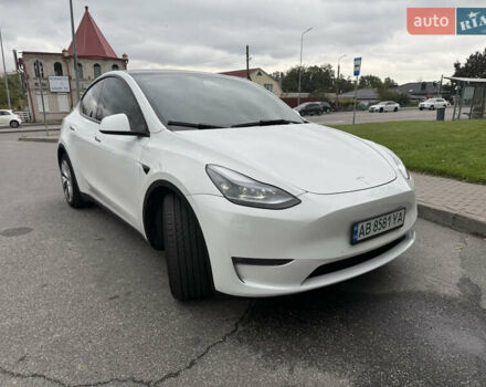 Білий Тесла Model Y, об'ємом двигуна 0 л та пробігом 82 тис. км за 25499 $, фото 3 на Automoto.ua
