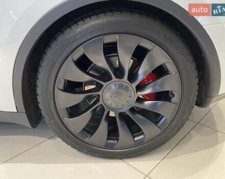 Белый Тесла Model Y, объемом двигателя 0 л и пробегом 14 тыс. км за 47800 $, фото 29 на Automoto.ua