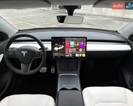 Білий Тесла Model Y, об'ємом двигуна 0 л та пробігом 65 тис. км за 29500 $, фото 13 на Automoto.ua