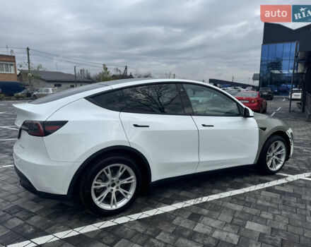 Білий Тесла Model Y, об'ємом двигуна 0 л та пробігом 100 тис. км за 23999 $, фото 9 на Automoto.ua