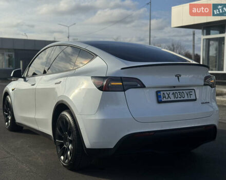 Білий Тесла Model Y, об'ємом двигуна 0 л та пробігом 53 тис. км за 28000 $, фото 4 на Automoto.ua