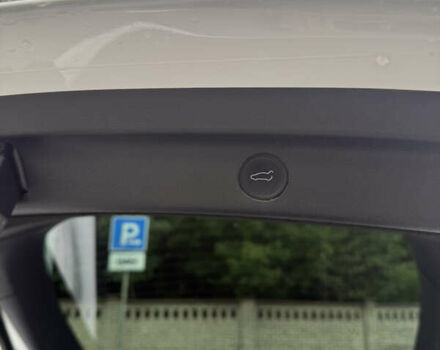 Білий Тесла Model Y, об'ємом двигуна 0 л та пробігом 82 тис. км за 25499 $, фото 21 на Automoto.ua