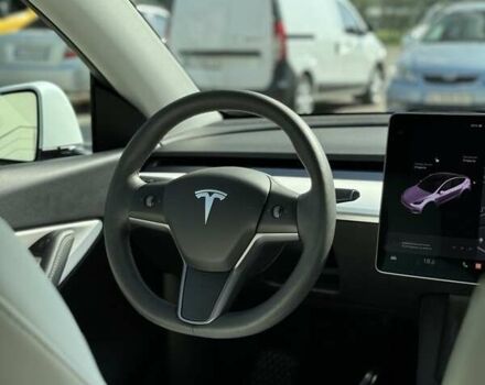 Белый Тесла Model Y, объемом двигателя 0 л и пробегом 49 тыс. км за 28000 $, фото 13 на Automoto.ua