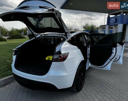 Белый Тесла Model Y, объемом двигателя 0 л и пробегом 59 тыс. км за 28800 $, фото 44 на Automoto.ua
