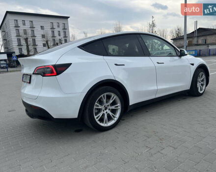 Білий Тесла Model Y, об'ємом двигуна 0 л та пробігом 15 тис. км за 27999 $, фото 8 на Automoto.ua