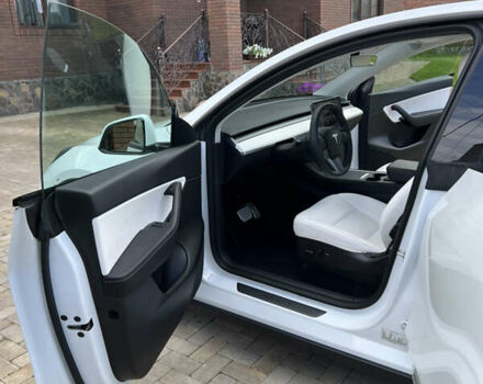 Тесла Model Y 2022 у Вінниці на Automoto.ua Білий Тесла Model Y, об'ємом двигуна 0 л та пробігом 43 тис. км за 28500 $, фото 12 на Automoto.ua