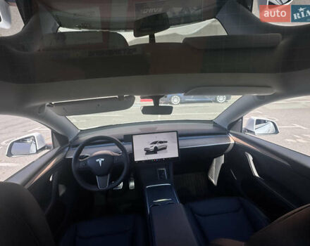 Белый Тесла Model Y, объемом двигателя 0 л и пробегом 44 тыс. км за 43500 $, фото 17 на Automoto.ua