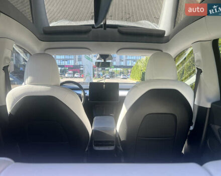 Белый Тесла Model Y, объемом двигателя 0 л и пробегом 69 тыс. км за 25900 $, фото 23 на Automoto.ua
