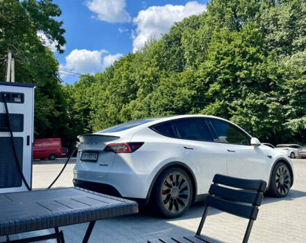Белый Тесла Model Y, объемом двигателя 0 л и пробегом 51 тыс. км за 31000 $, фото 14 на Automoto.ua