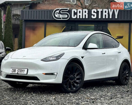 Білий Тесла Model Y, об'ємом двигуна 0 л та пробігом 62 тис. км за 27400 $, фото 1 на Automoto.ua