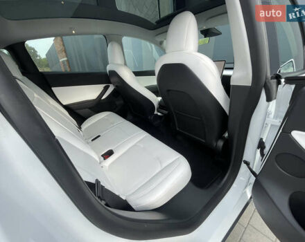 Белый Тесла Model Y, объемом двигателя 0 л и пробегом 38 тыс. км за 31000 $, фото 27 на Automoto.ua