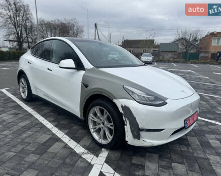 Білий Тесла Model Y, об'ємом двигуна 0 л та пробігом 100 тис. км за 23999 $, фото 12 на Automoto.ua