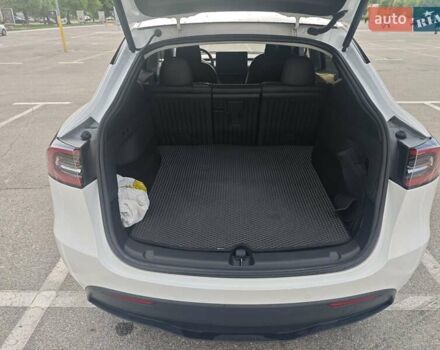 Белый Тесла Model Y, объемом двигателя 0 л и пробегом 38 тыс. км за 28000 $, фото 21 на Automoto.ua