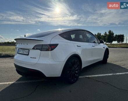 Белый Тесла Model Y, объемом двигателя 0 л и пробегом 51 тыс. км за 31000 $, фото 6 на Automoto.ua