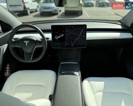 Белый Тесла Model Y, объемом двигателя 0 л и пробегом 49 тыс. км за 28000 $, фото 14 на Automoto.ua