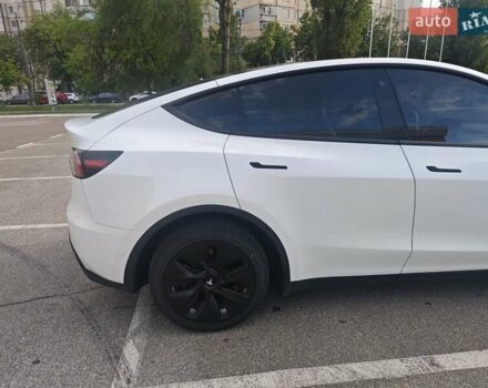 Белый Тесла Model Y, объемом двигателя 0 л и пробегом 38 тыс. км за 28000 $, фото 6 на Automoto.ua