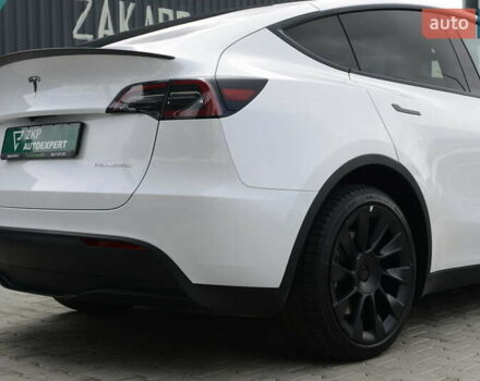 Тесла Model Y 2022 у Мукачеве на Automoto.ua Білий Тесла Model Y, об'ємом двигуна 0 л та пробігом 17 тис. км за 46500 $, фото 11 на Automoto.ua