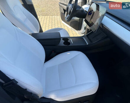 Белый Тесла Model Y, объемом двигателя 0 л и пробегом 55 тыс. км за 36800 $, фото 16 на Automoto.ua