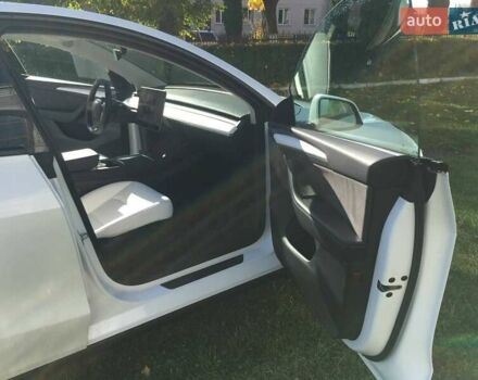 Белый Тесла Model Y, объемом двигателя 0 л и пробегом 30 тыс. км за 25900 $, фото 10 на Automoto.ua