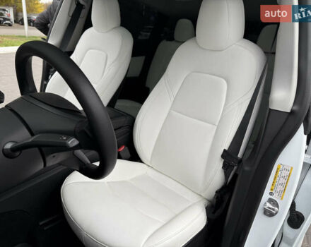 Білий Тесла Model Y, об'ємом двигуна 0 л та пробігом 38 тис. км за 28500 $, фото 10 на Automoto.ua