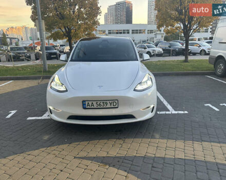 Белый Тесла Model Y, объемом двигателя 0 л и пробегом 80 тыс. км за 31500 $, фото 1 на Automoto.ua
