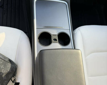 Белый Тесла Model Y, объемом двигателя 0 л и пробегом 102 тыс. км за 26000 $, фото 22 на Automoto.ua