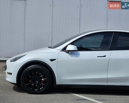 Білий Тесла Model Y, об'ємом двигуна 0 л та пробігом 43 тис. км за 26500 $, фото 6 на Automoto.ua
