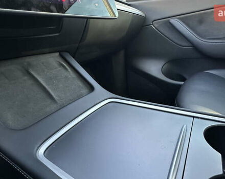 Білий Тесла Model Y, об'ємом двигуна 0 л та пробігом 63 тис. км за 28700 $, фото 16 на Automoto.ua