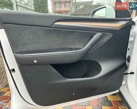 Белый Тесла Model Y, объемом двигателя 0 л и пробегом 94 тыс. км за 29999 $, фото 25 на Automoto.ua